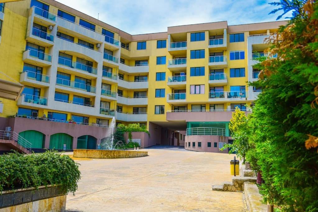 Charming Sunny Apartment+Swimming Pool セインツ・コンスタンティン＆ヘレナ エクステリア 写真